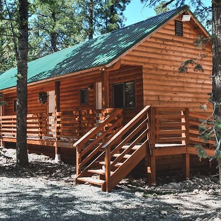 Pinewoods Resort And Rv Park Duck Creek Village المظهر الخارجي الصورة