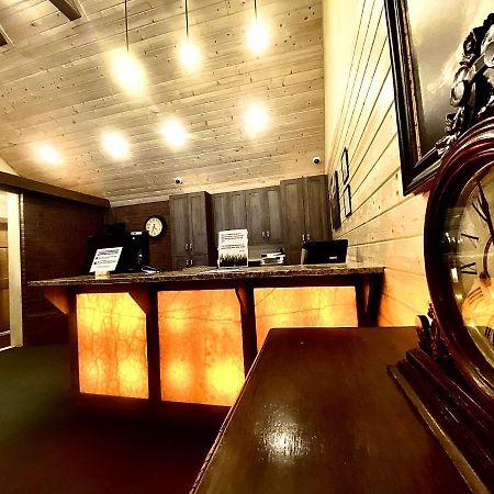 Pinewoods Resort And Rv Park Duck Creek Village المظهر الخارجي الصورة