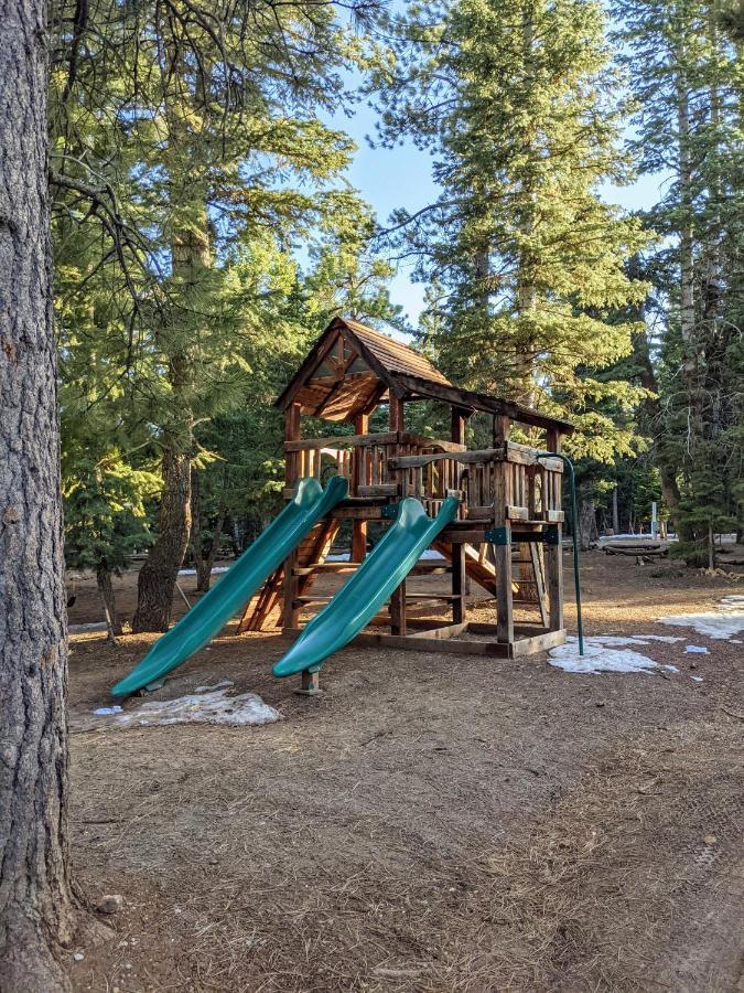 Pinewoods Resort And Rv Park Duck Creek Village المظهر الخارجي الصورة