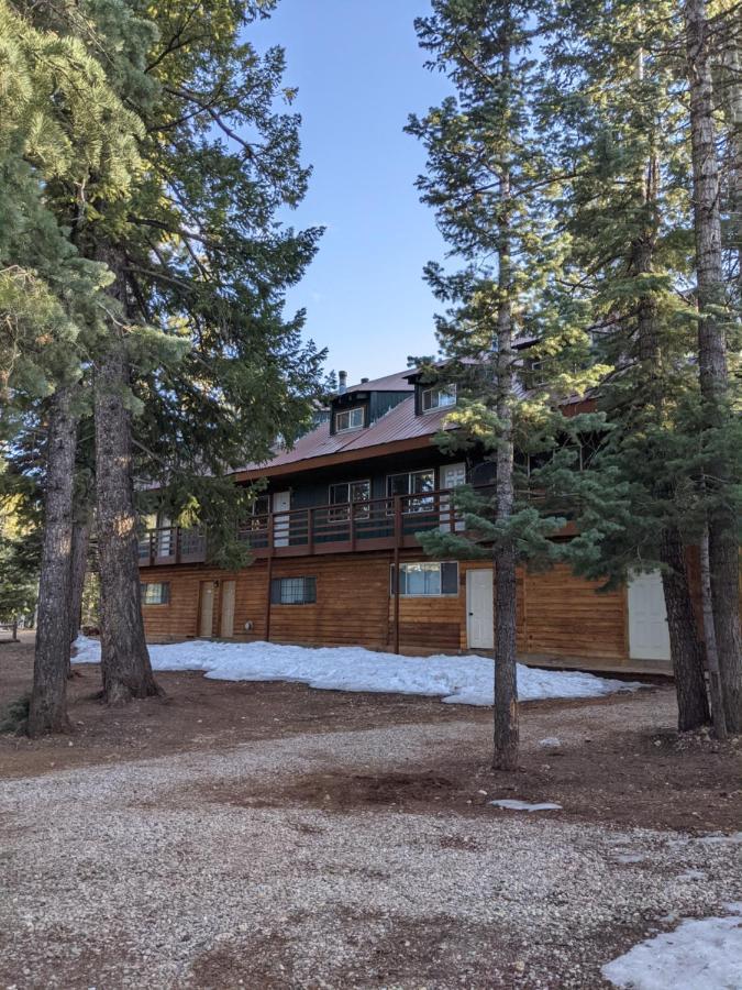 Pinewoods Resort And Rv Park Duck Creek Village المظهر الخارجي الصورة