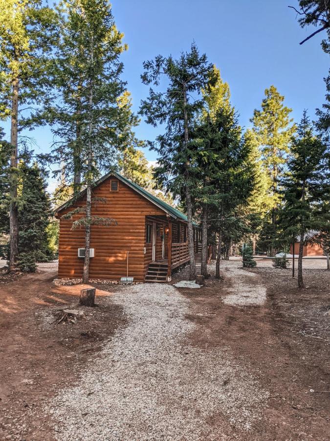 Pinewoods Resort And Rv Park Duck Creek Village المظهر الخارجي الصورة