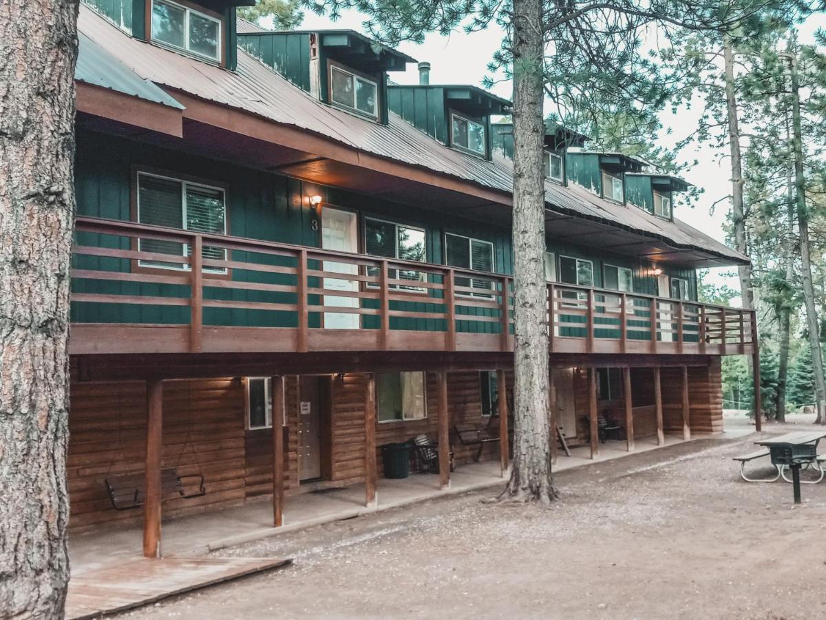 Pinewoods Resort And Rv Park Duck Creek Village المظهر الخارجي الصورة
