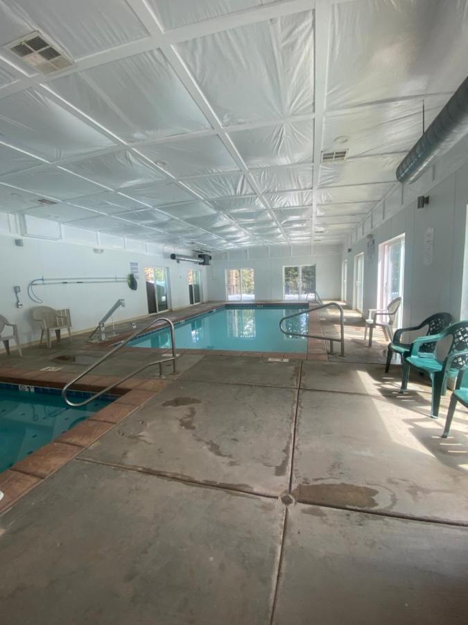 Pinewoods Resort And Rv Park Duck Creek Village المظهر الخارجي الصورة